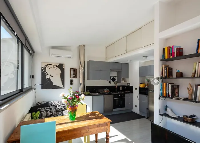 דירה Banchi Nove, Penthouse Full Of Light And Silence *